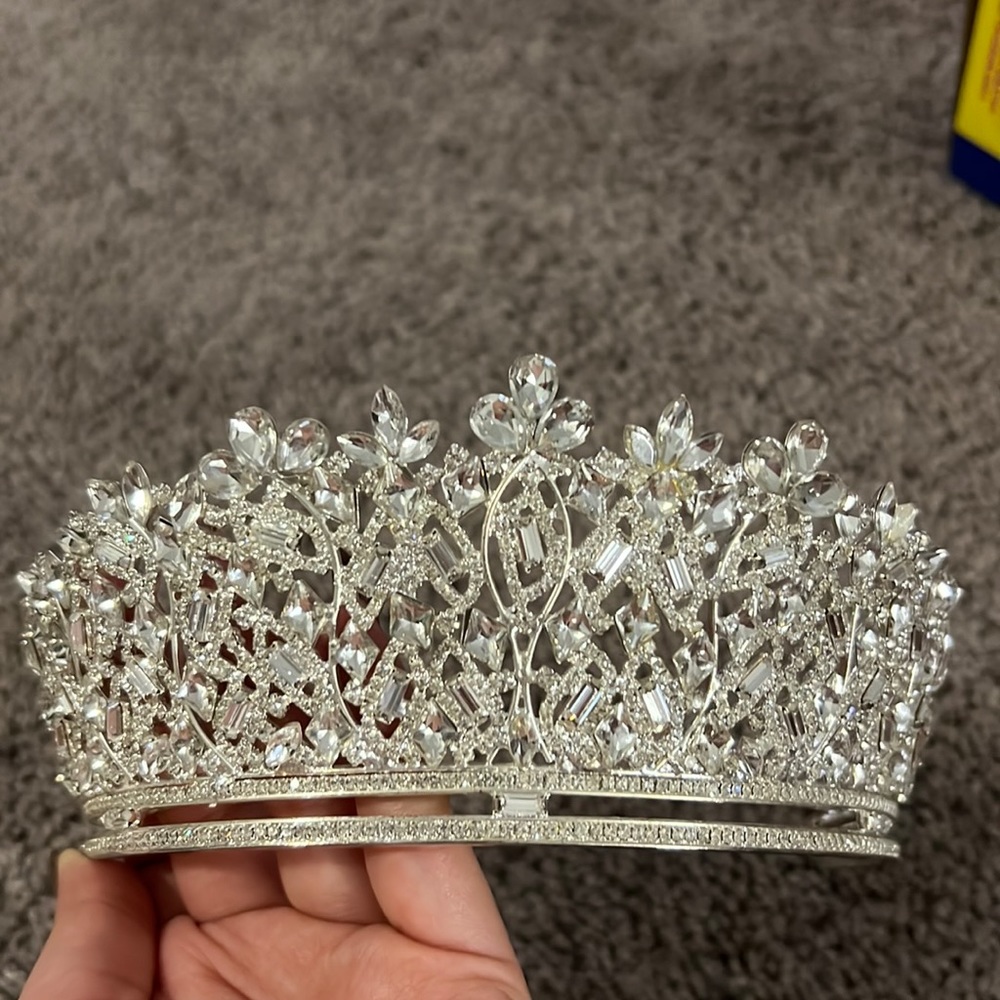 Sparkly Swarovski Tiara Crown